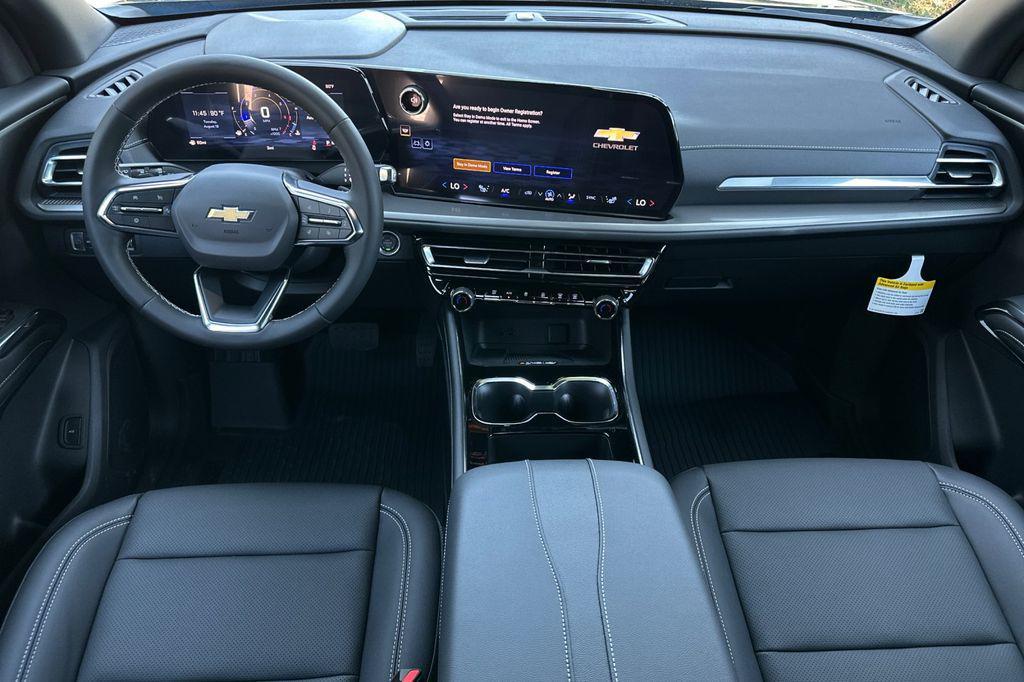 new 2026 Chevrolet Traverse car, priced at $44,140