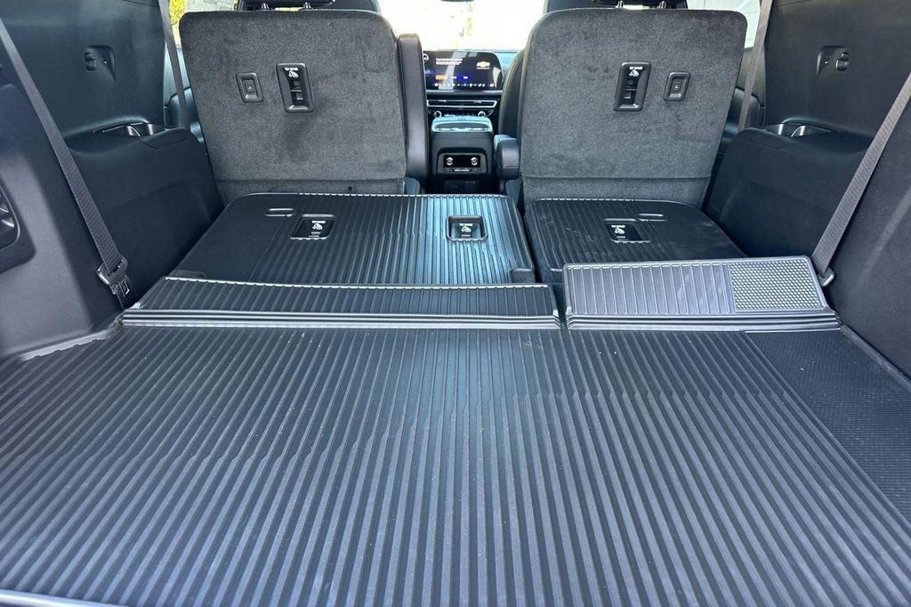 new 2026 Chevrolet Traverse car, priced at $59,395