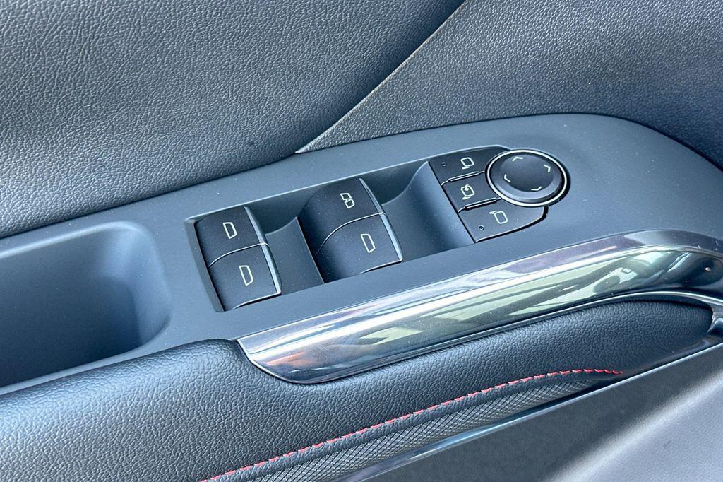 new 2026 Chevrolet Traverse car, priced at $59,395