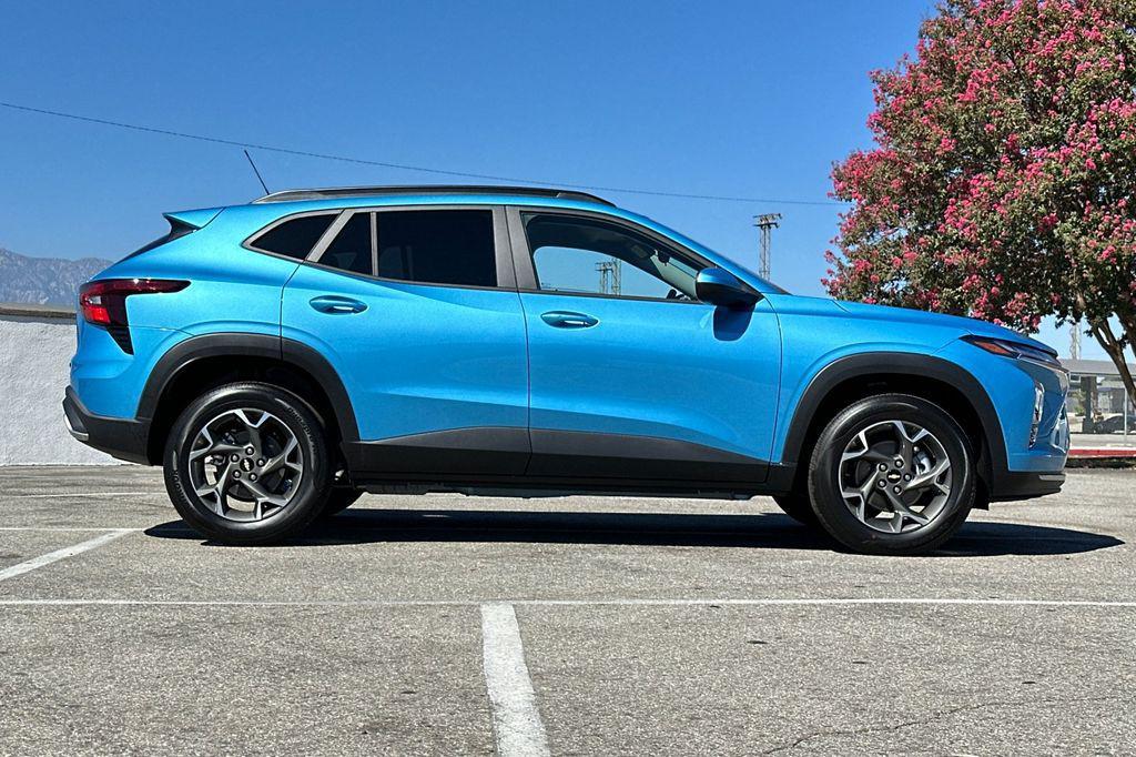 new 2025 Chevrolet Trax car, priced at $24,915