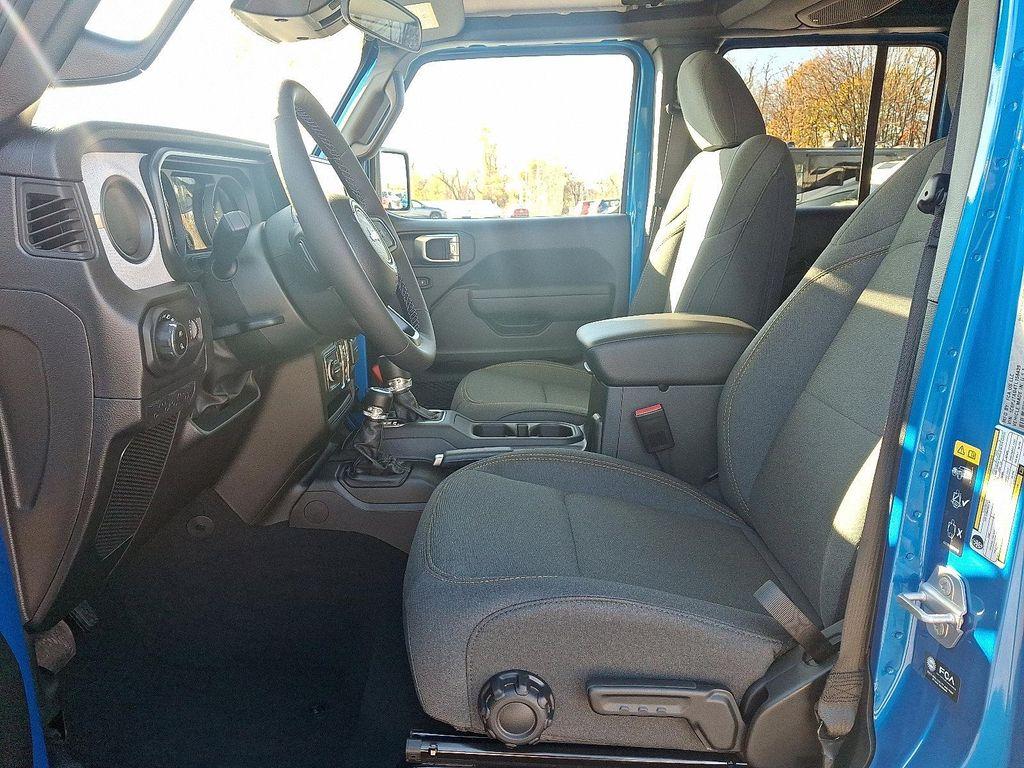 new 2026 Jeep Gladiator car, priced at $51,525