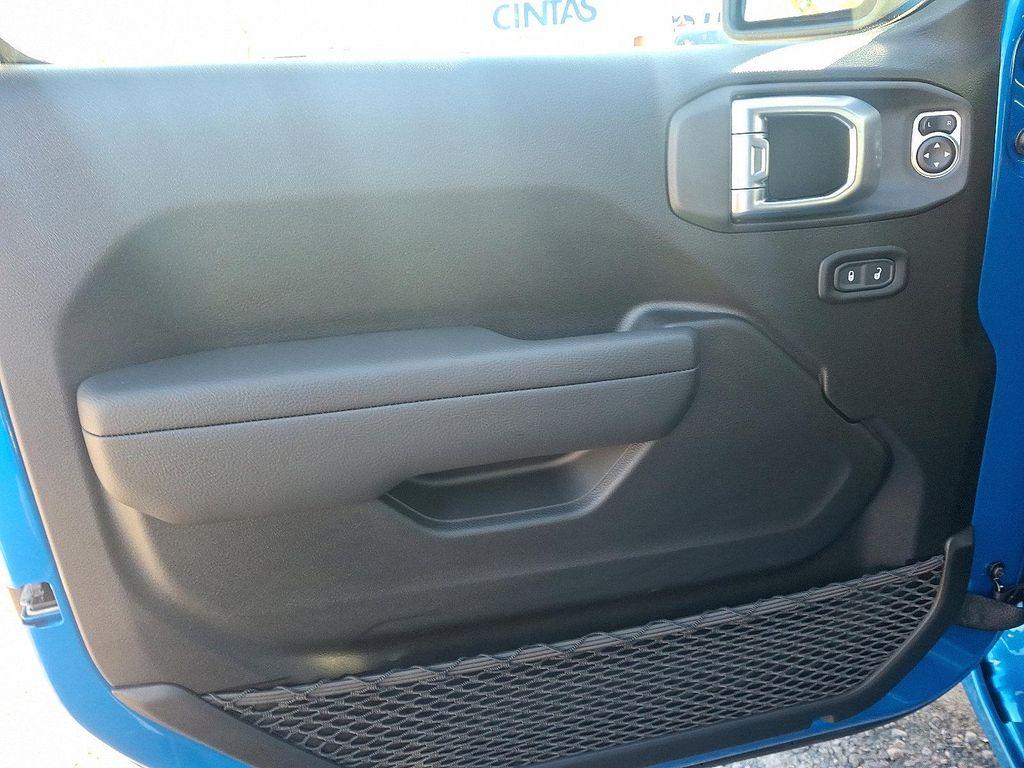 new 2026 Jeep Gladiator car, priced at $51,525