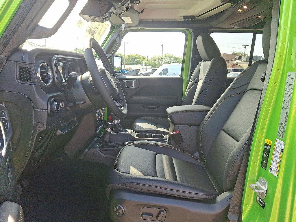 new 2025 Jeep Gladiator car, priced at $48,019