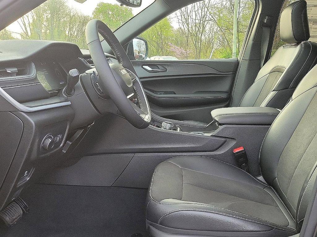 new 2025 Jeep Grand Cherokee L car, priced at $51,125