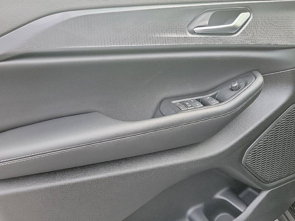 new 2025 Jeep Grand Cherokee L car, priced at $51,125