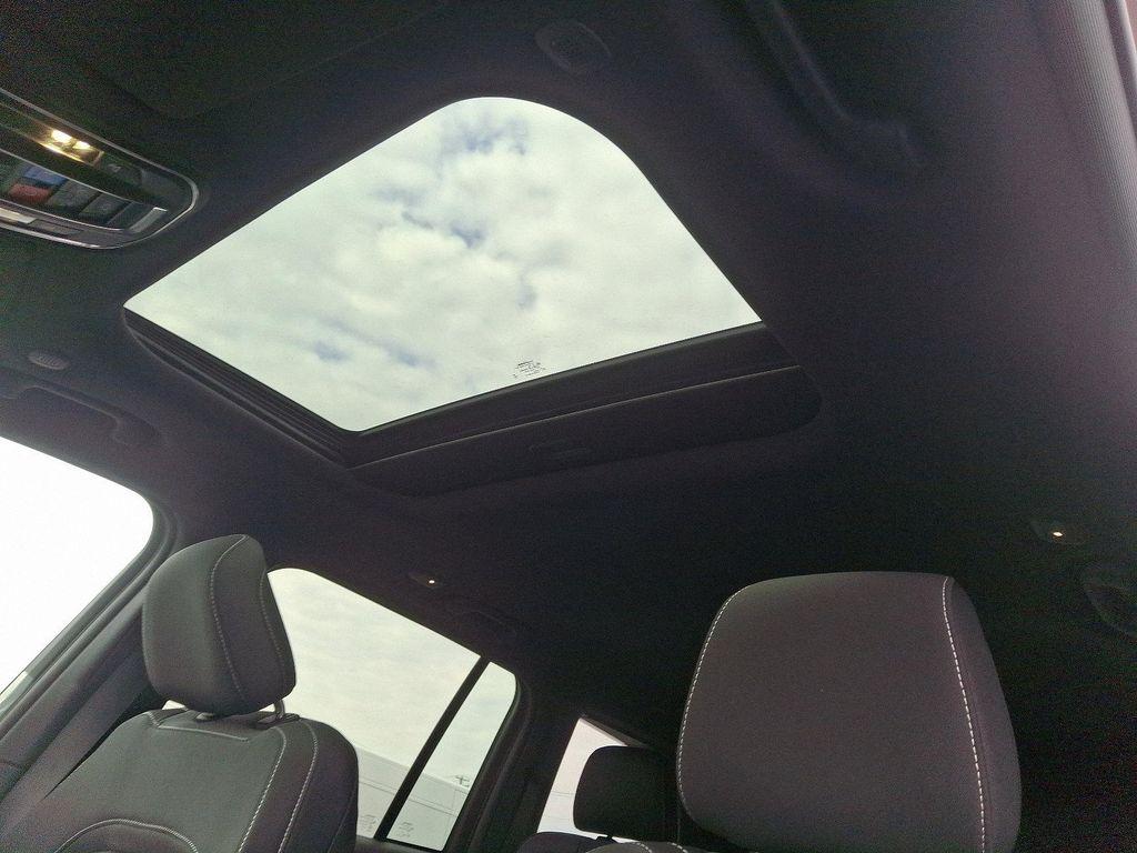new 2025 Jeep Grand Cherokee car, priced at $43,970
