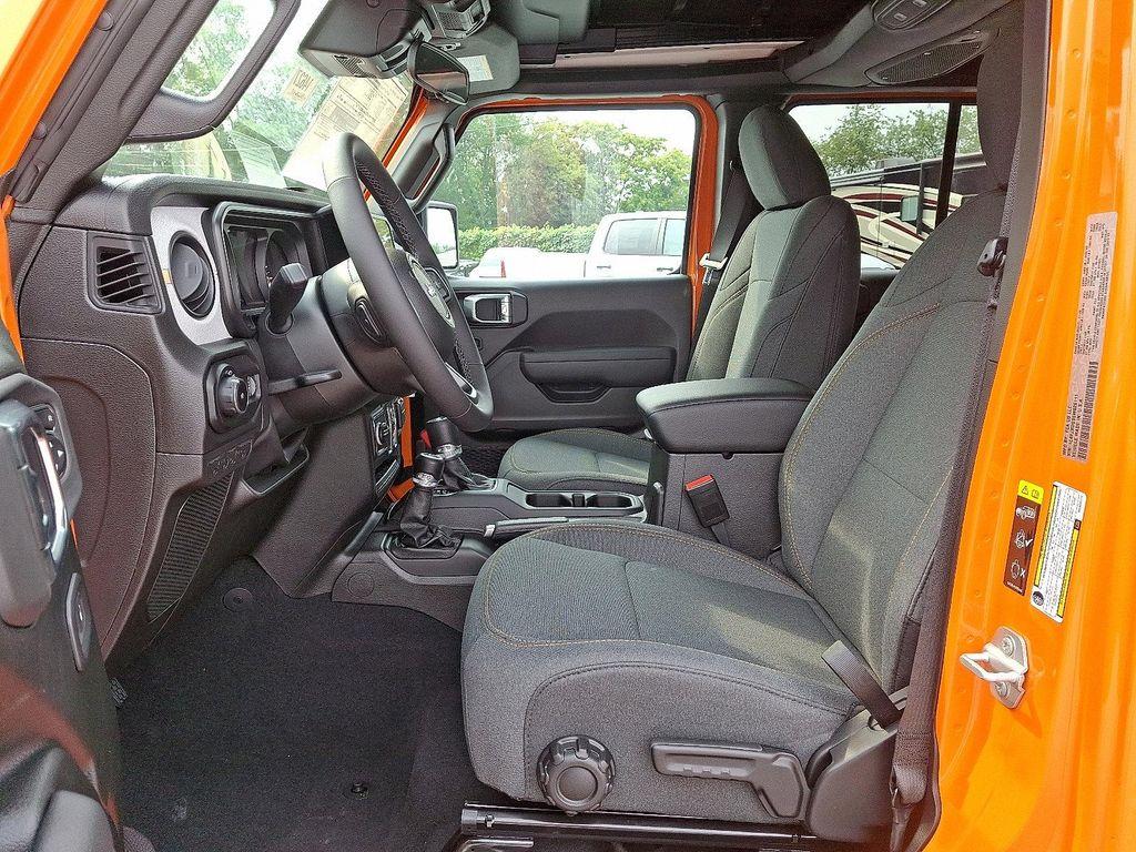 new 2025 Jeep Wrangler car, priced at $52,389