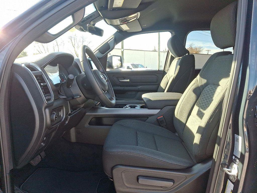 new 2025 Ram 1500 car, priced at $52,555