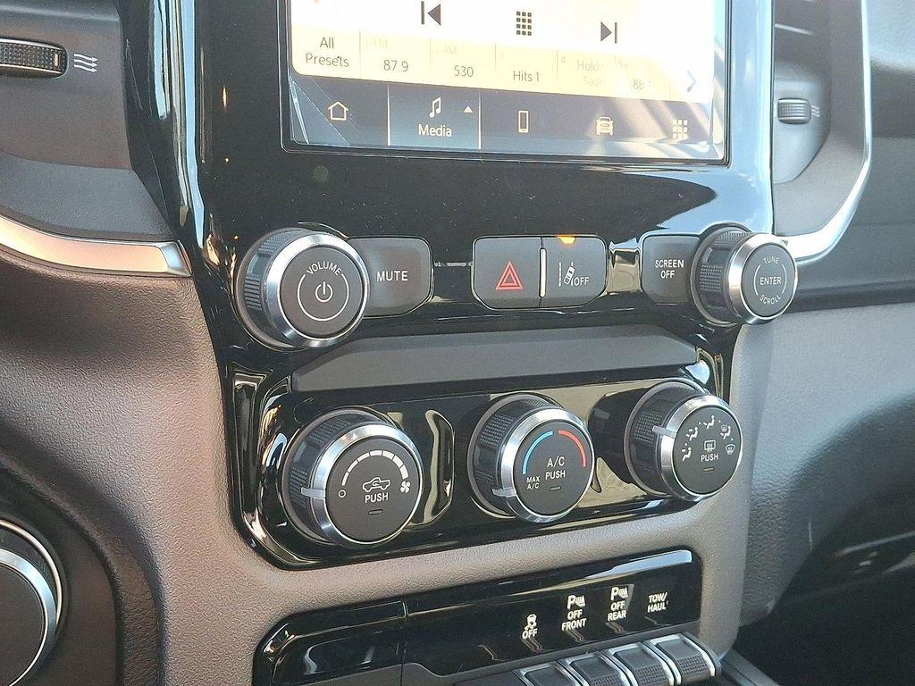 new 2025 Ram 1500 car, priced at $52,555