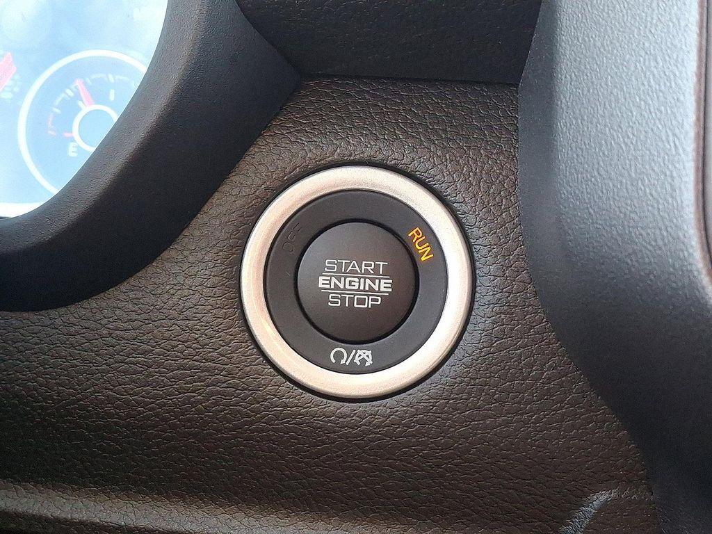 new 2025 Ram 1500 car, priced at $52,555