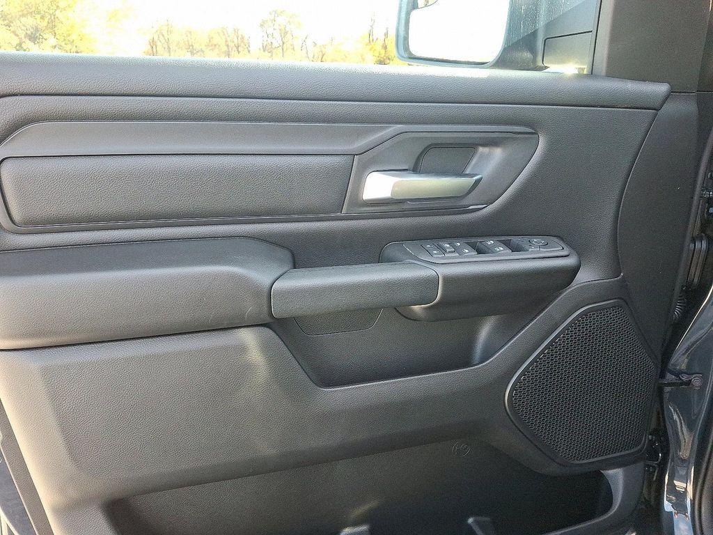 new 2025 Ram 1500 car, priced at $52,555