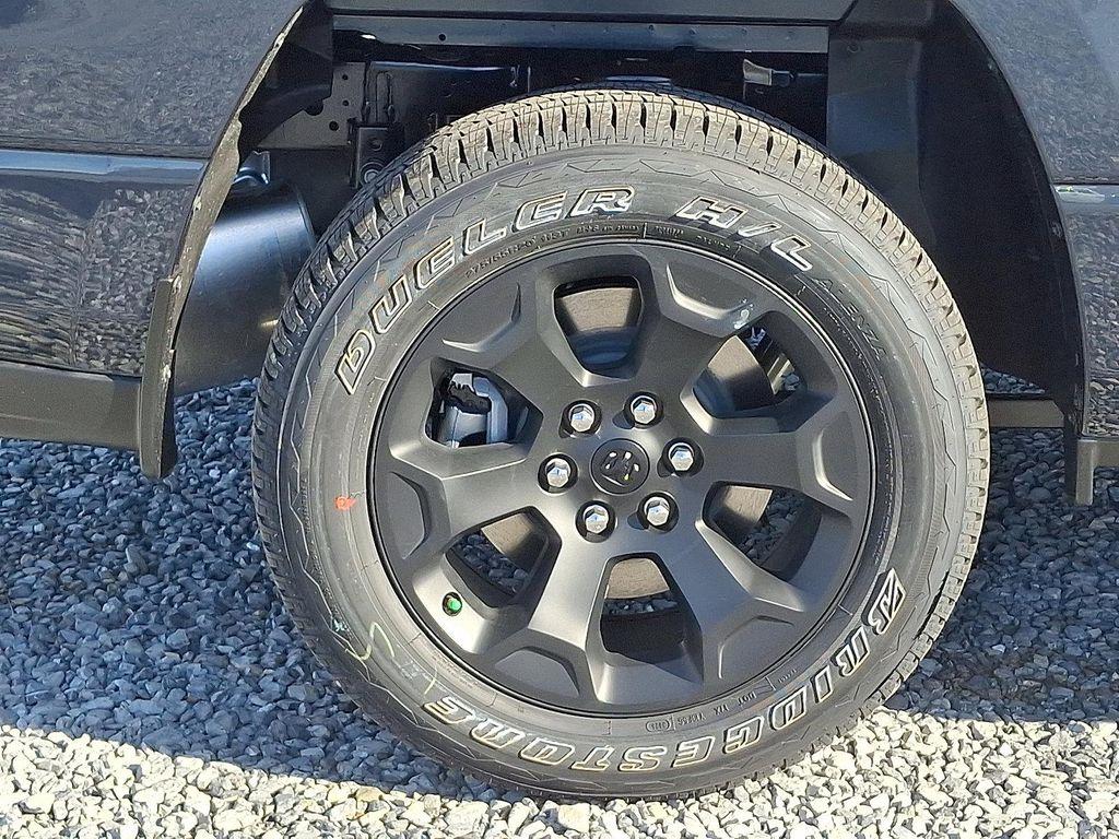 new 2025 Ram 1500 car, priced at $52,555