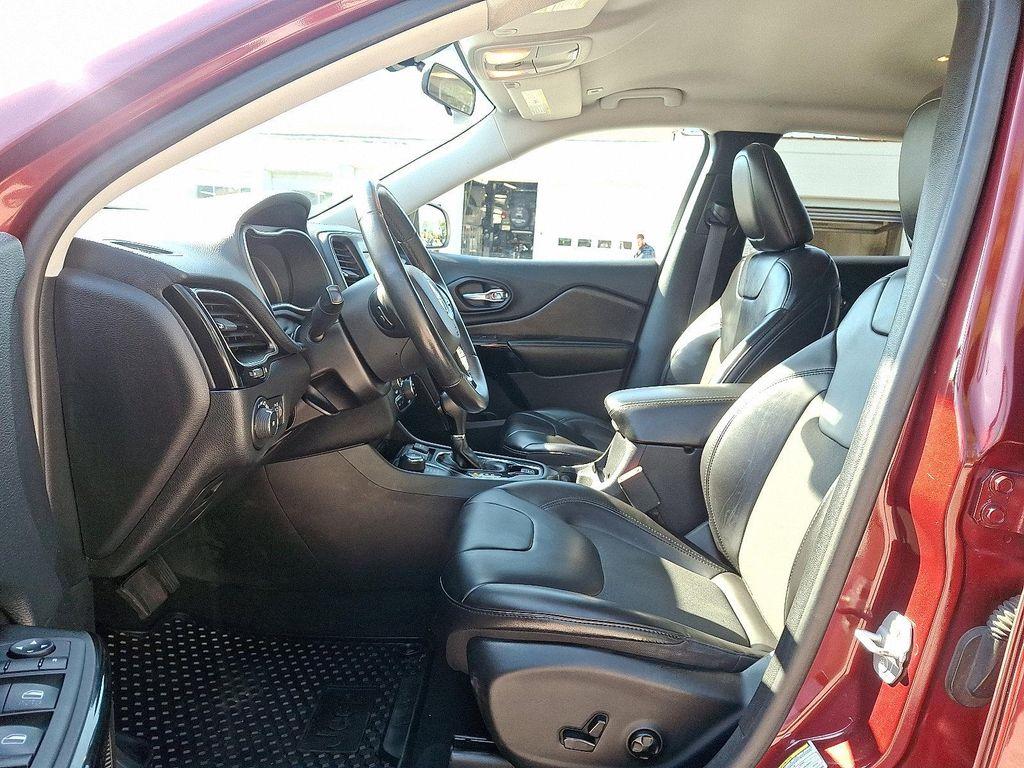used 2019 Jeep Cherokee car