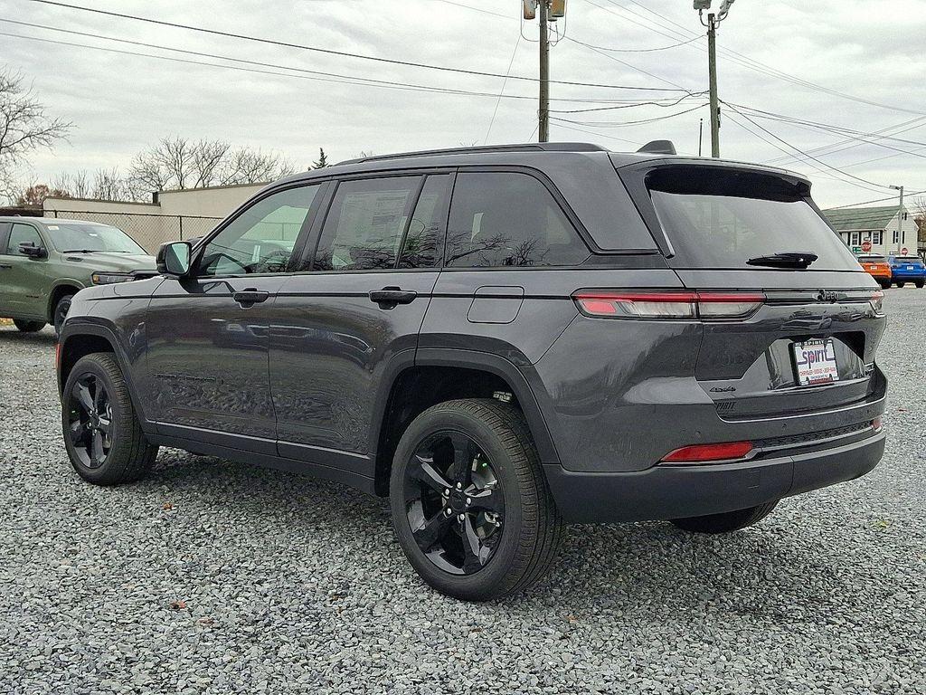 new 2025 Jeep Grand Cherokee car, priced at $52,198