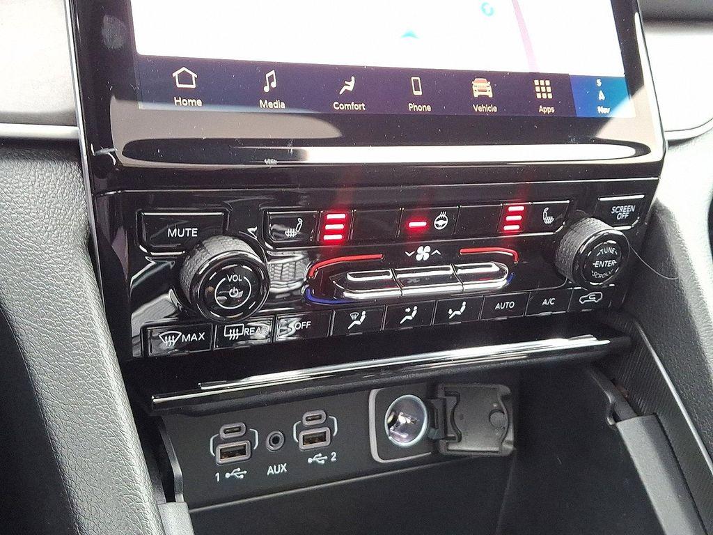 new 2025 Jeep Grand Cherokee car, priced at $52,198