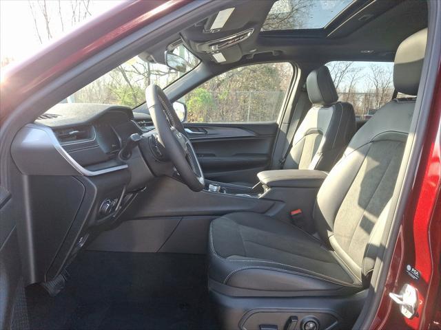 new 2025 Jeep Grand Cherokee car, priced at $48,375