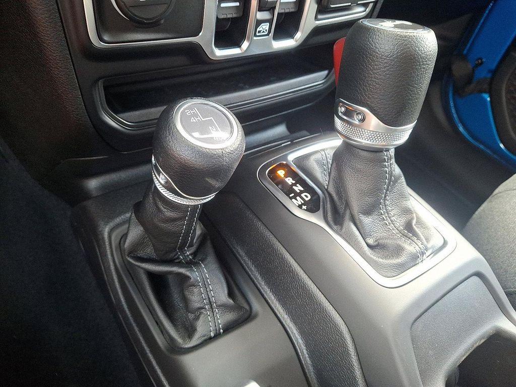 new 2025 Jeep Wrangler car, priced at $52,119