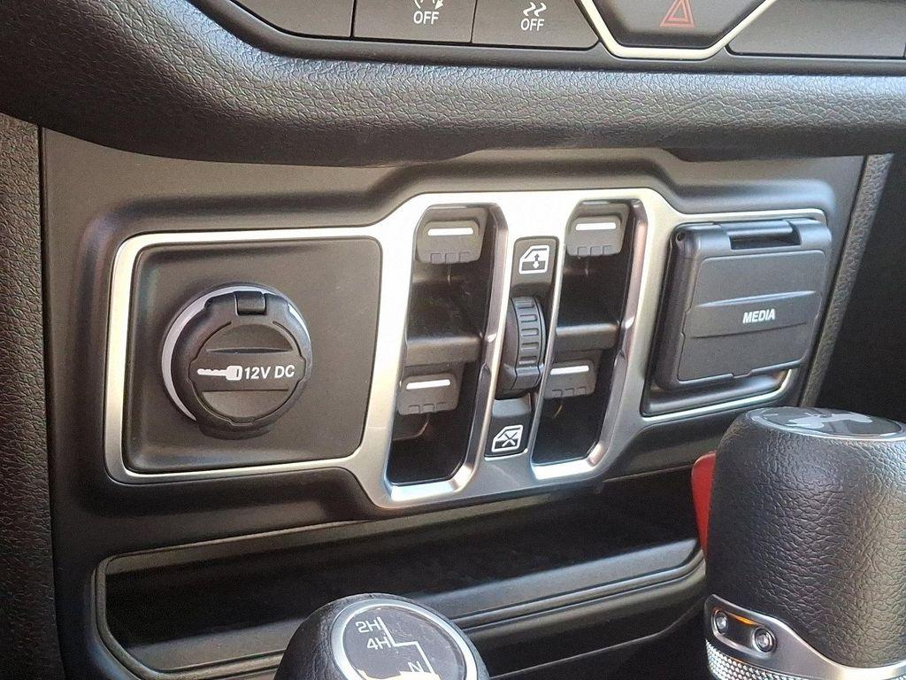 new 2025 Jeep Wrangler car, priced at $48,423