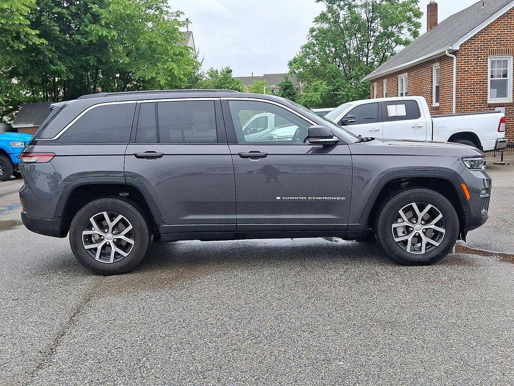used 2024 Jeep Grand Cherokee car, priced at $43,287