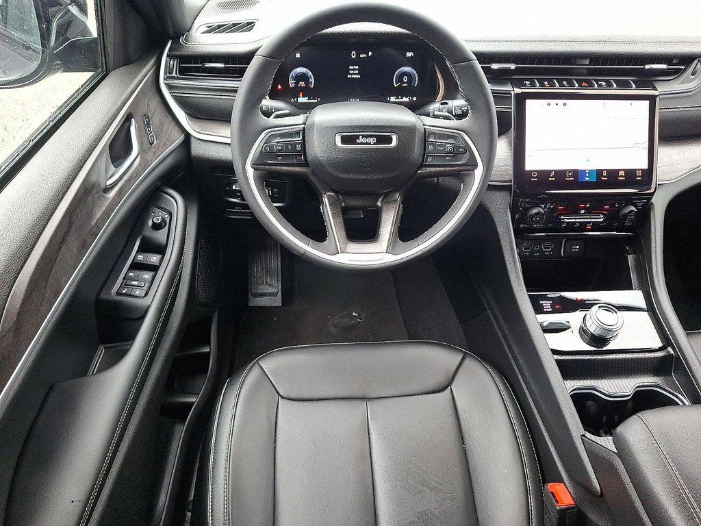 used 2024 Jeep Grand Cherokee car, priced at $43,287