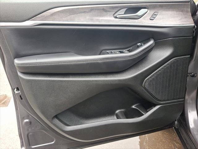 used 2024 Jeep Grand Cherokee car, priced at $43,600