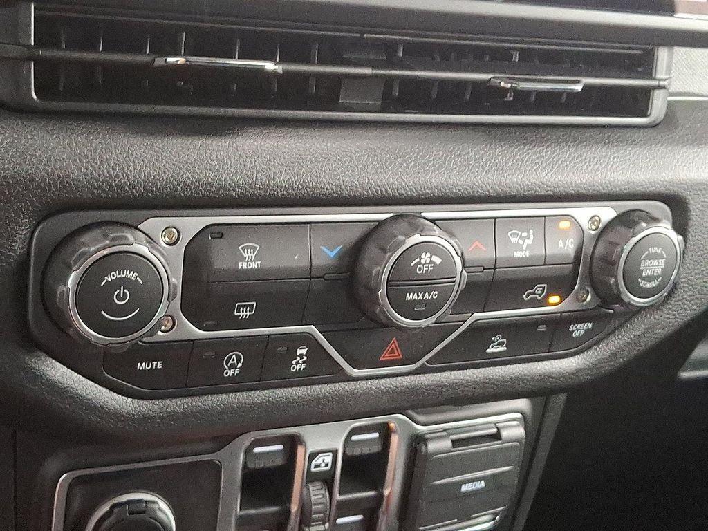 new 2025 Jeep Wrangler car, priced at $49,913