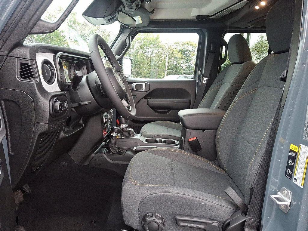 new 2025 Jeep Wrangler car, priced at $49,913