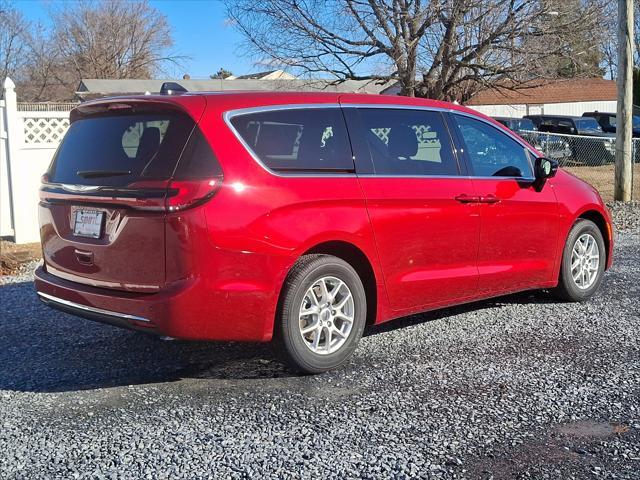 new 2025 Chrysler Pacifica car, priced at $45,920