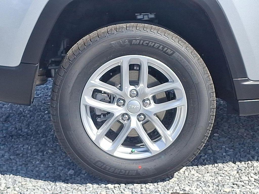 new 2025 Jeep Grand Cherokee car, priced at $41,905