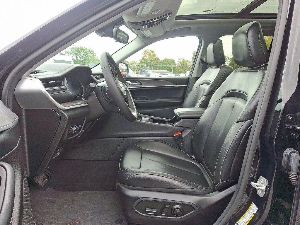 used 2023 Jeep Grand Cherokee car