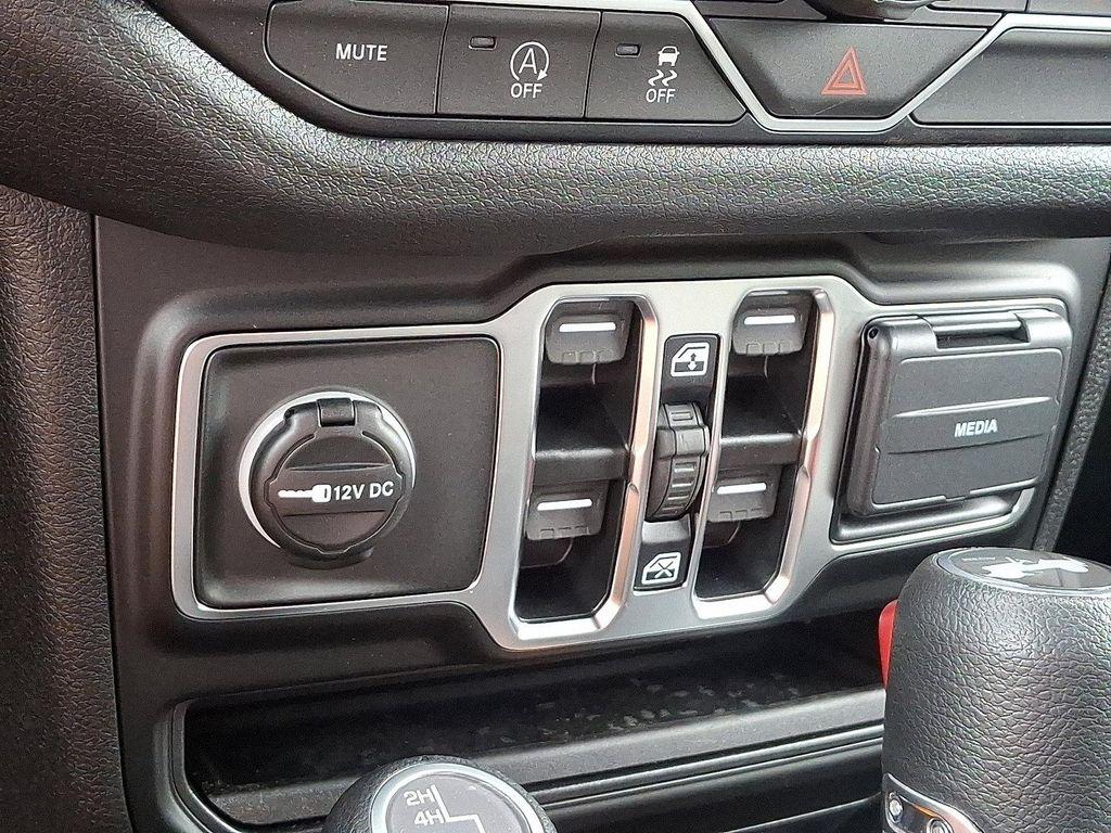 new 2025 Jeep Wrangler car, priced at $52,119