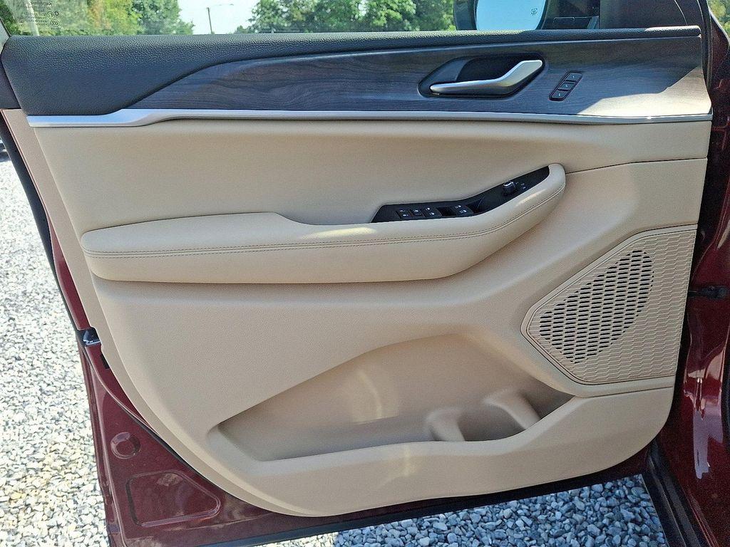 new 2025 Jeep Grand Cherokee L car, priced at $54,303