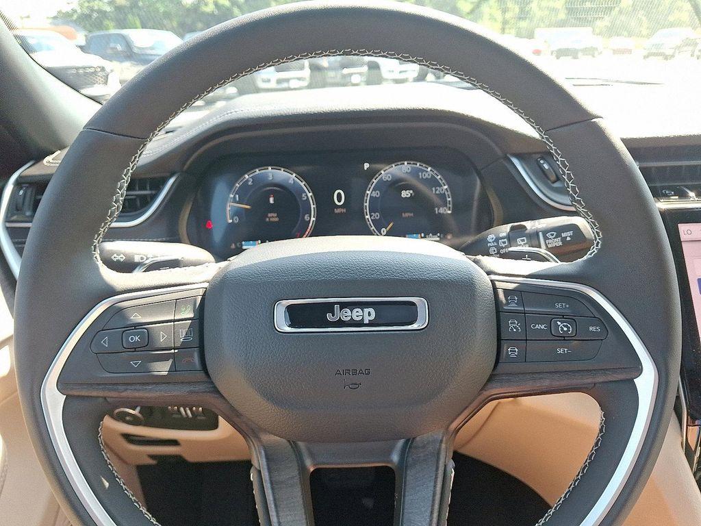 new 2025 Jeep Grand Cherokee L car, priced at $54,303