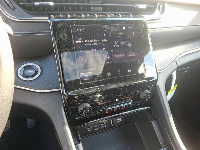 new 2025 Jeep Grand Cherokee car, priced at $47,580