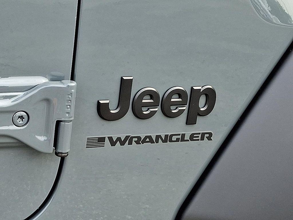 new 2025 Jeep Wrangler car, priced at $52,119
