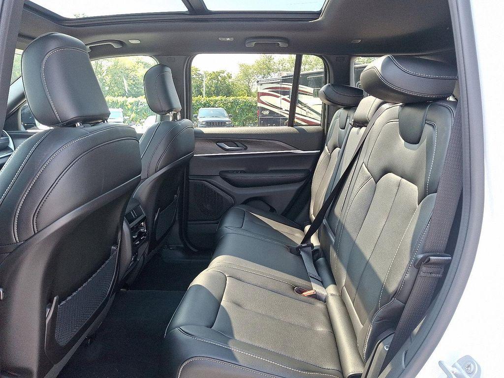 new 2025 Jeep Grand Cherokee car, priced at $51,537