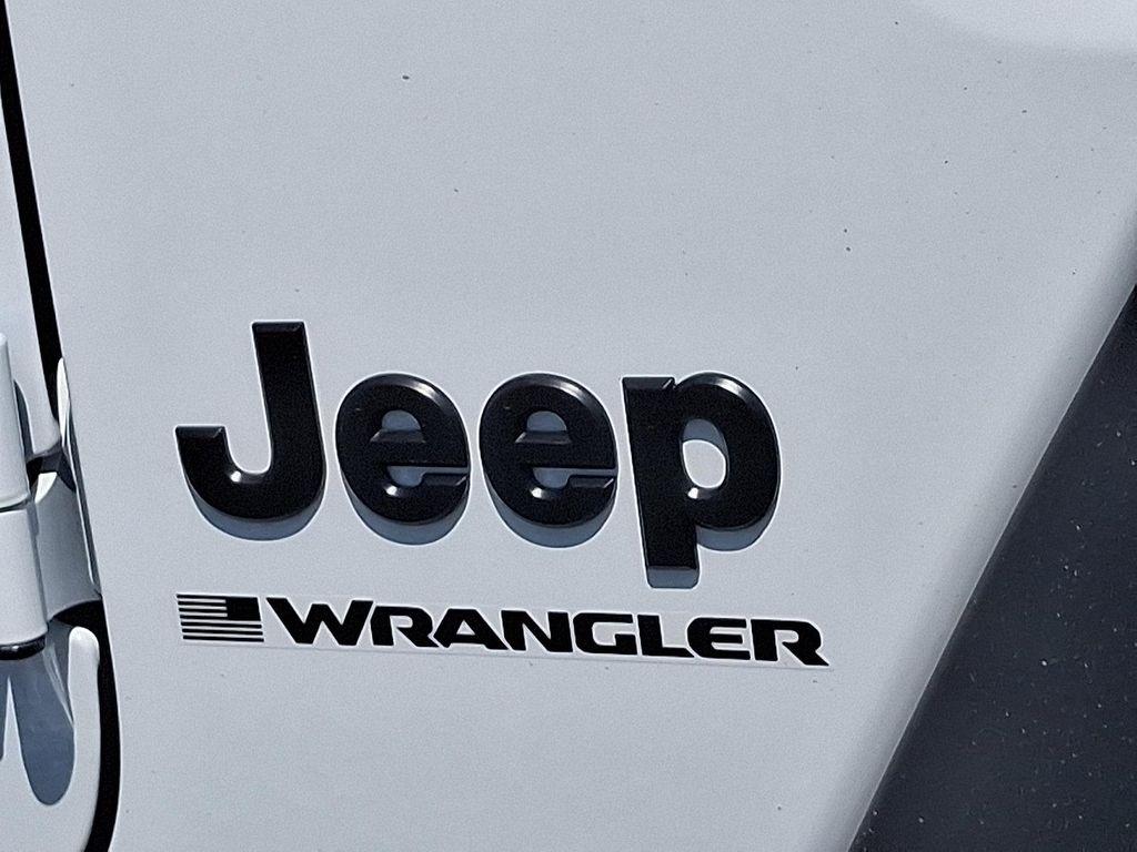 new 2025 Jeep Wrangler car, priced at $41,679