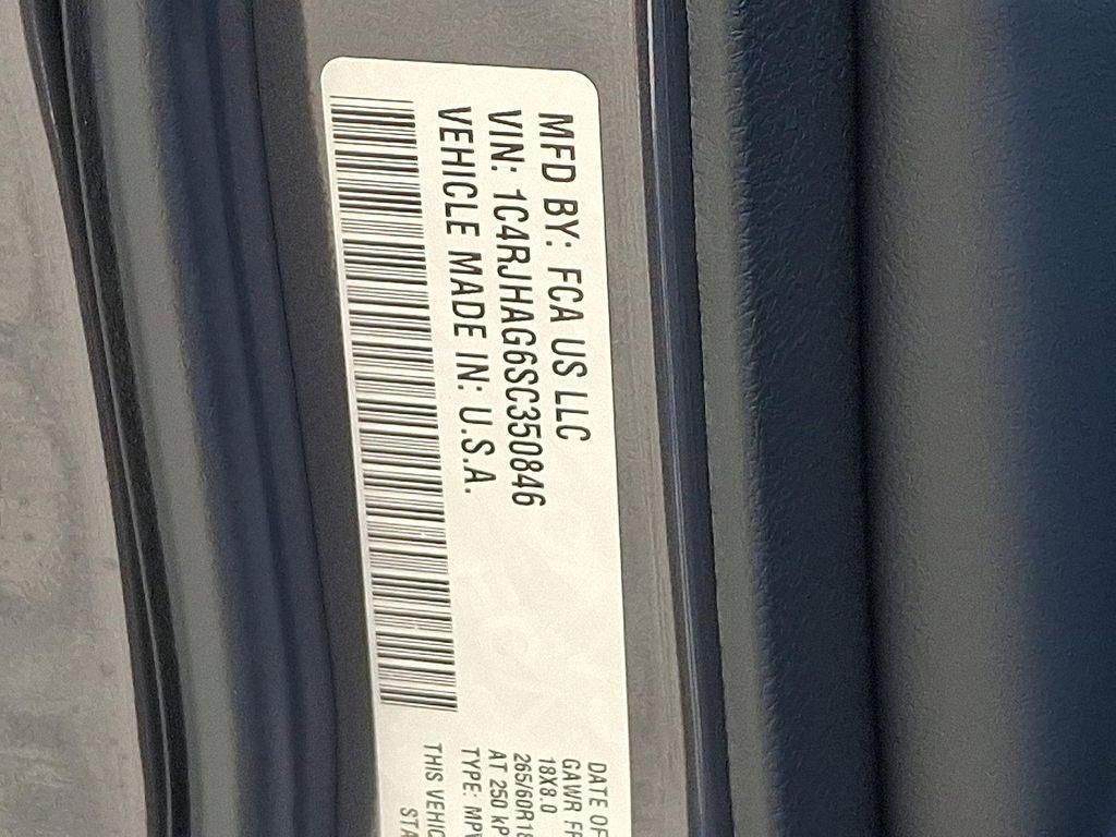 new 2025 Jeep Grand Cherokee car, priced at $41,780