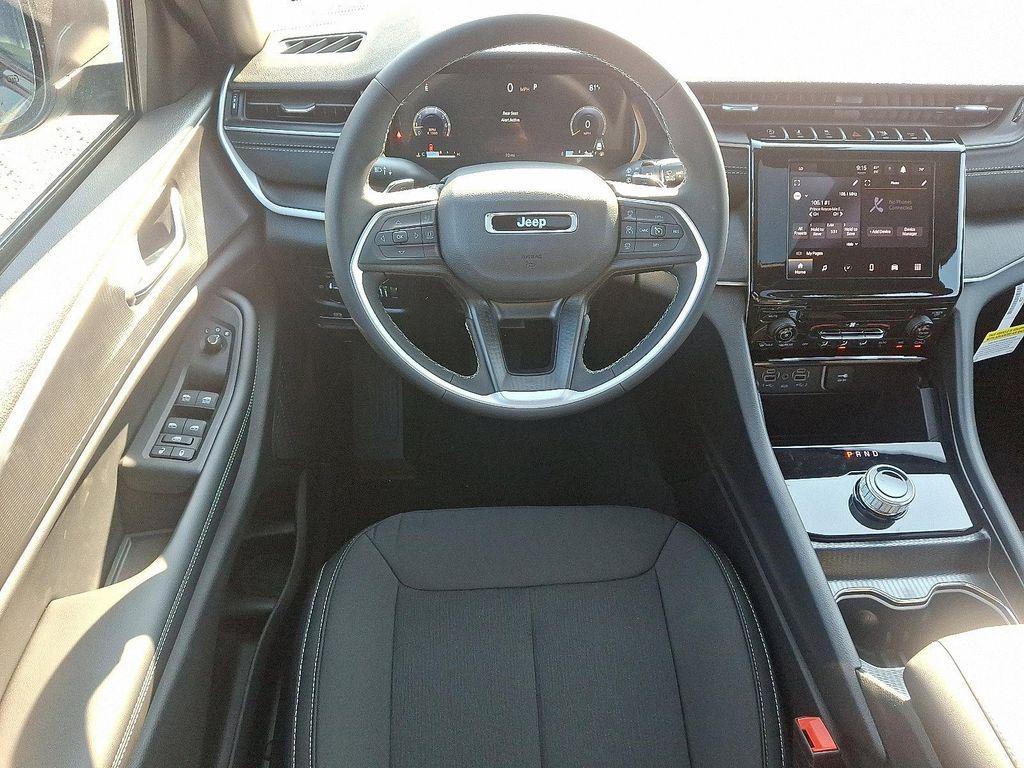 new 2025 Jeep Grand Cherokee car, priced at $41,780