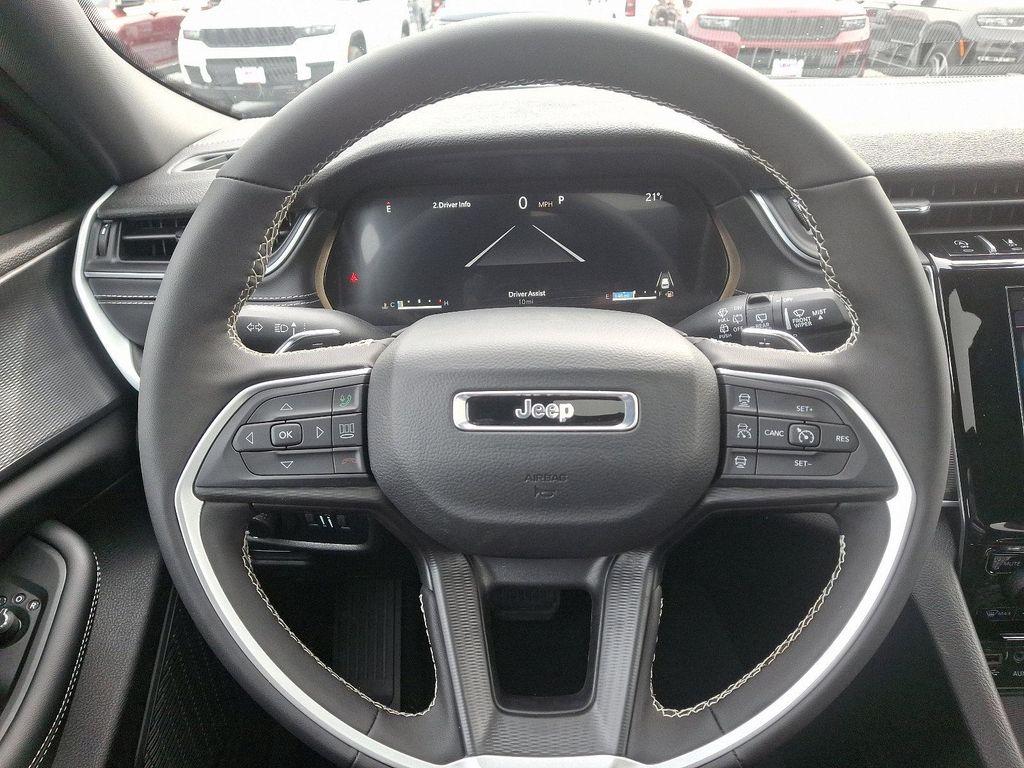 new 2025 Jeep Grand Cherokee car, priced at $42,660