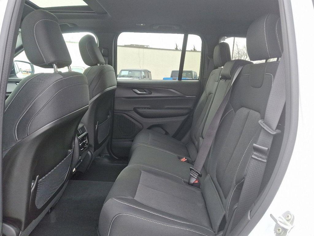 new 2025 Jeep Grand Cherokee car, priced at $42,660