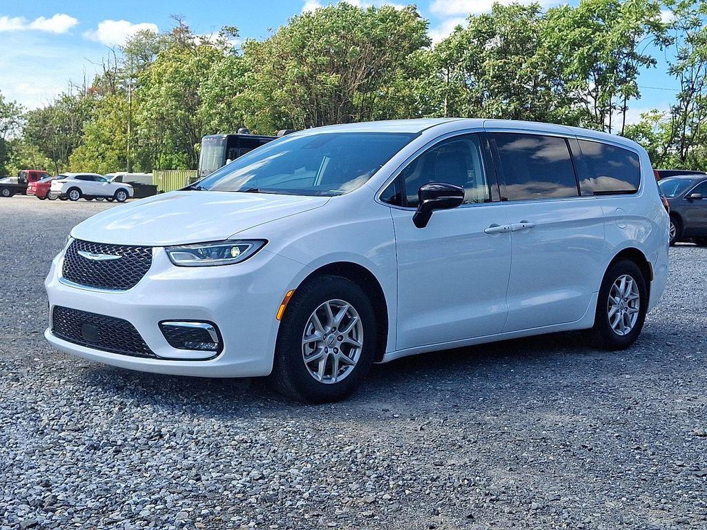 used 2024 Chrysler Pacifica car, priced at $35,500