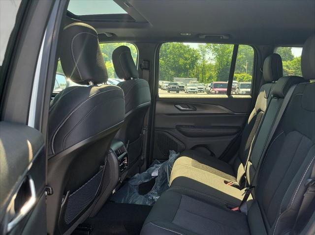 new 2025 Jeep Grand Cherokee car, priced at $43,970