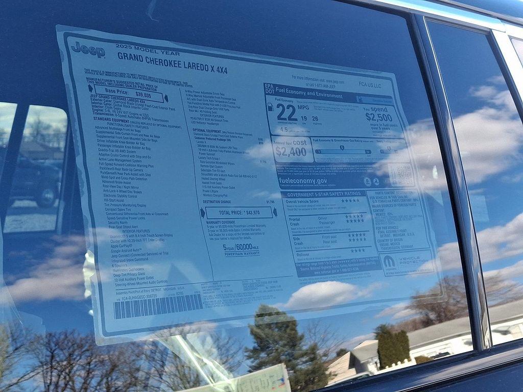 new 2025 Jeep Grand Cherokee car, priced at $43,970