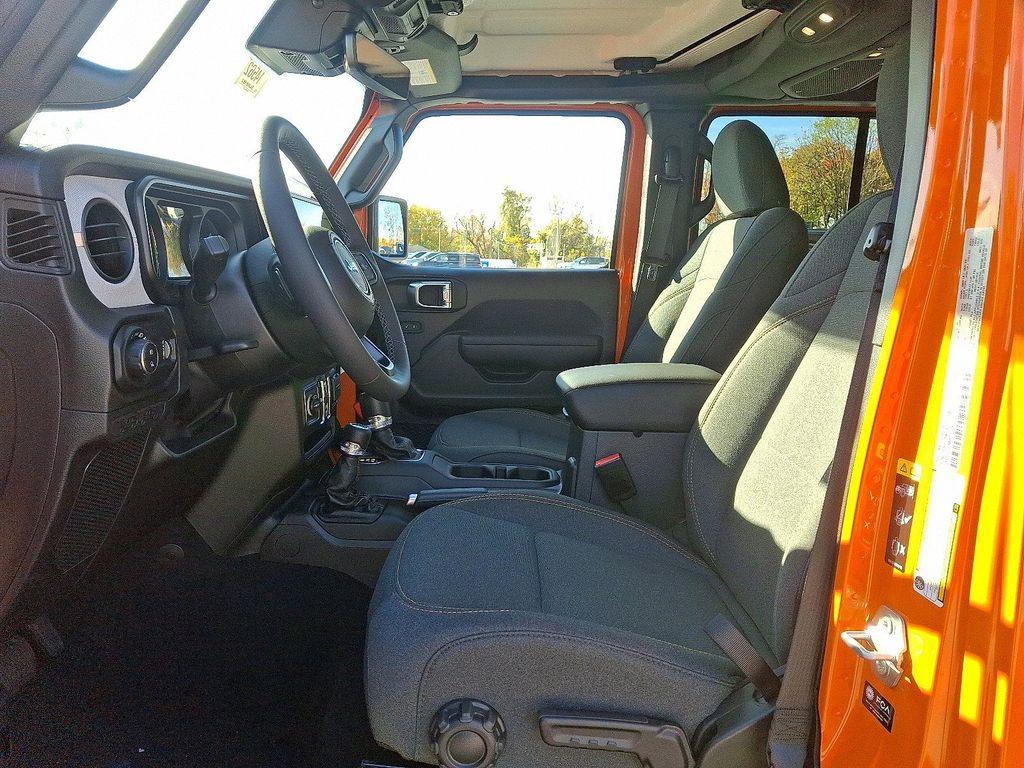 new 2025 Jeep Gladiator car, priced at $47,115