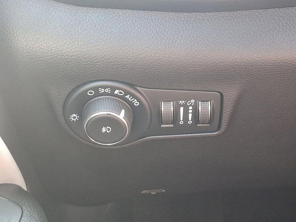 new 2025 Jeep Compass car, priced at $37,115