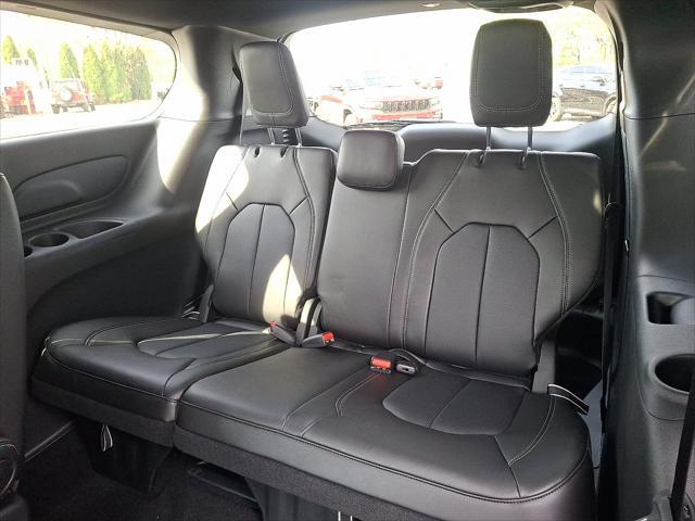 new 2025 Chrysler Pacifica car, priced at $47,320