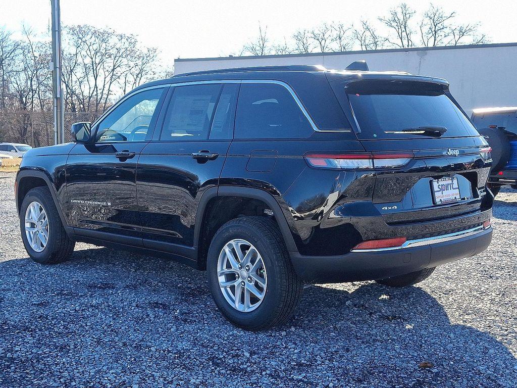 new 2025 Jeep Grand Cherokee car, priced at $43,970