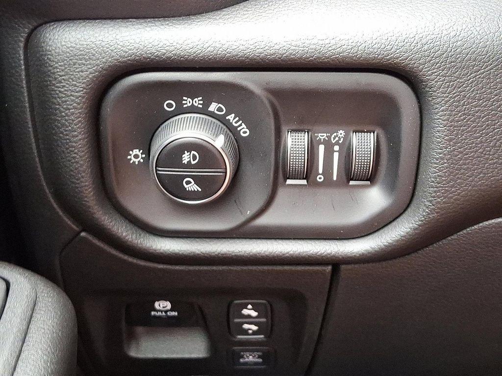 new 2025 Ram 1500 car, priced at $58,285
