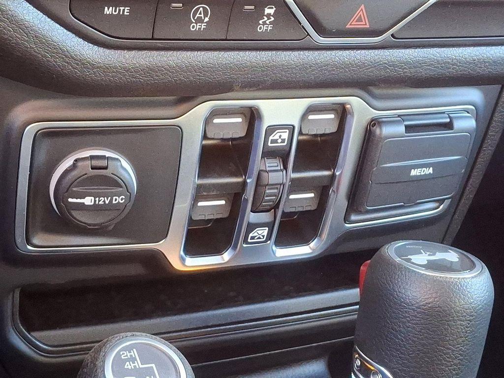 new 2025 Jeep Wrangler car, priced at $48,423